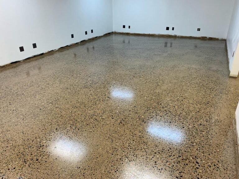 400-grit-commercial-polished-concrete-1-1.jpg