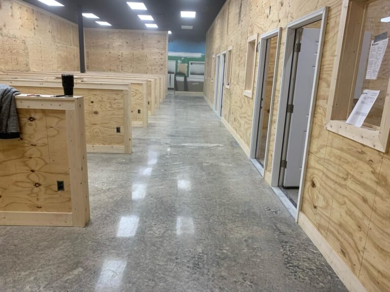 400-grit-commercial-polished-concrete-2.jpg